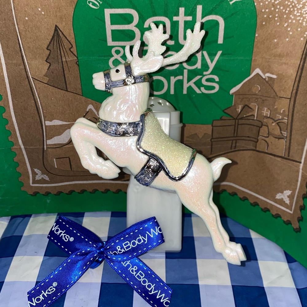 BATH AND BODY WORKS SNOW REINDEER WALLFLOWER FRAGRANCE PLUG